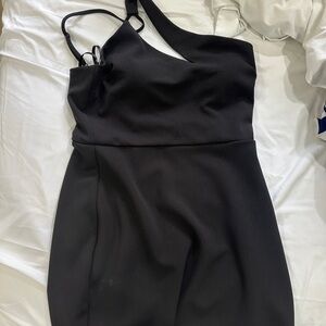Elegant Black One-Shoulder Dress